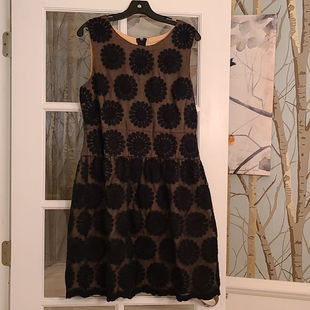 Black/nude daisy dress